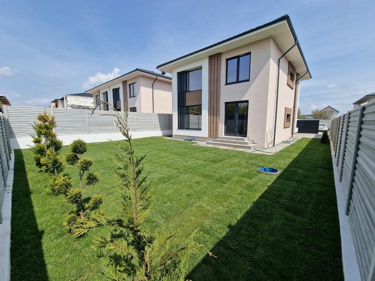 Proprietar - Vila 5 camere, 300 mp, finisaje lux, pod, parc