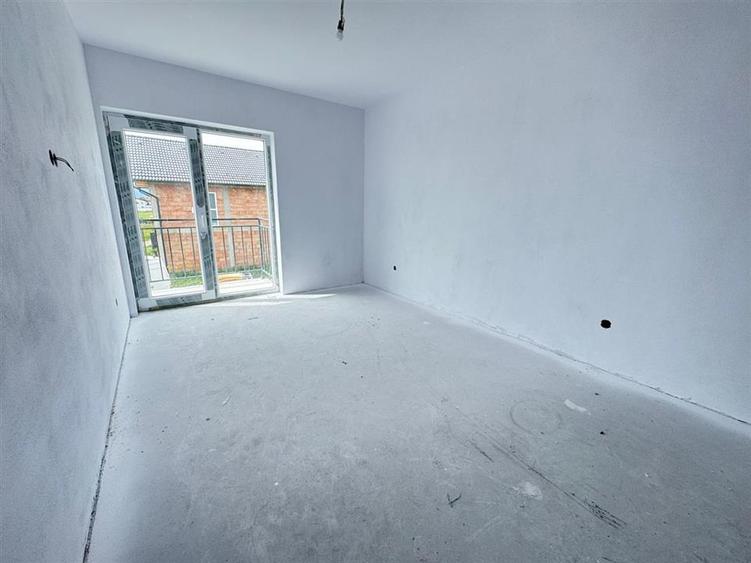 Casa individuala 4 camere 2 bai si teren de 265 mp in Sura Mica