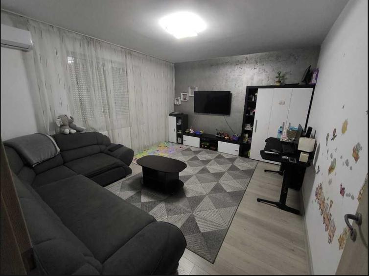 Decomandat. Braytim. Mobilat si utilat. Bucatarie inchisa