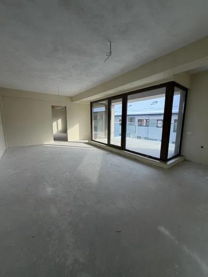Apartament 3 camere, 2 bai, balcon, bloc nou, Borhanci