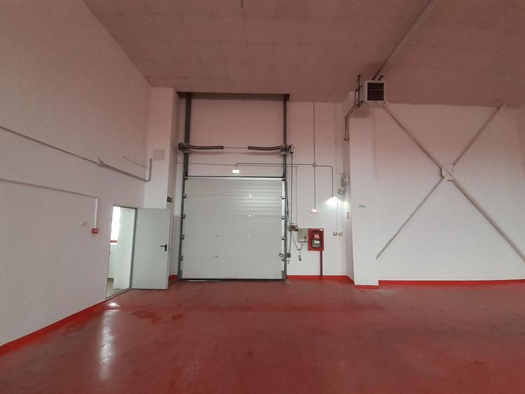 Showroom, birouri si depozitare in zona comerciala din Afumati
