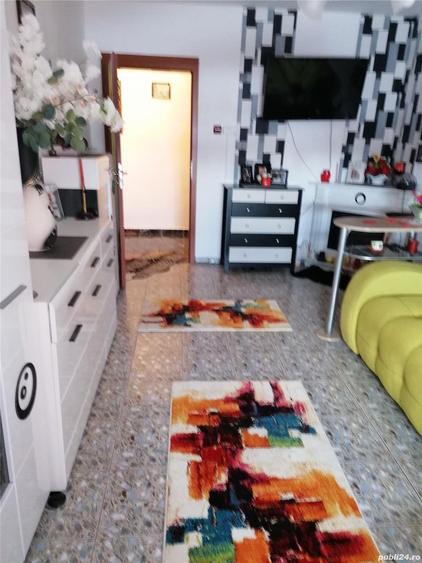 Vand apartament 3 camere Calea Bucuresti