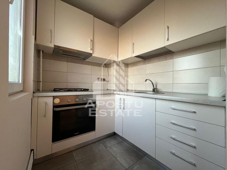 Apartament cu 3 camere, centrala proprie,renovat complet, zona Sagului