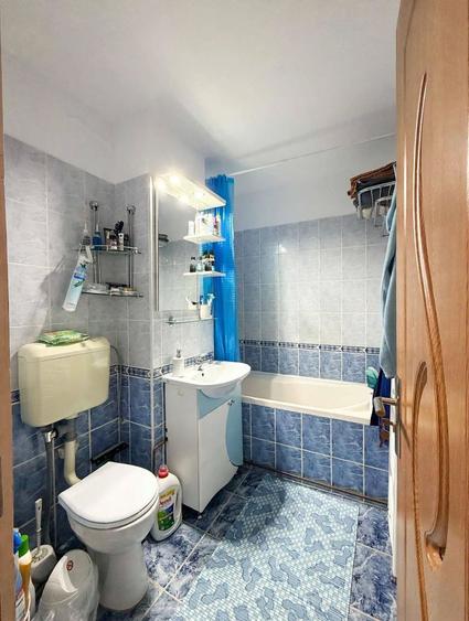 Apartament 2 camere de vanzare, etaj 1, centrală proprie