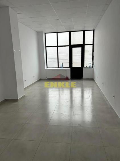 De inchiriat Spatiu Comercial, zona Luceafarul