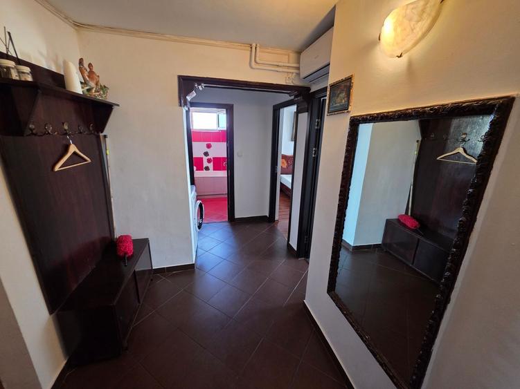 Apartament 2 camere transformat in 3 camere zona KM 4-5