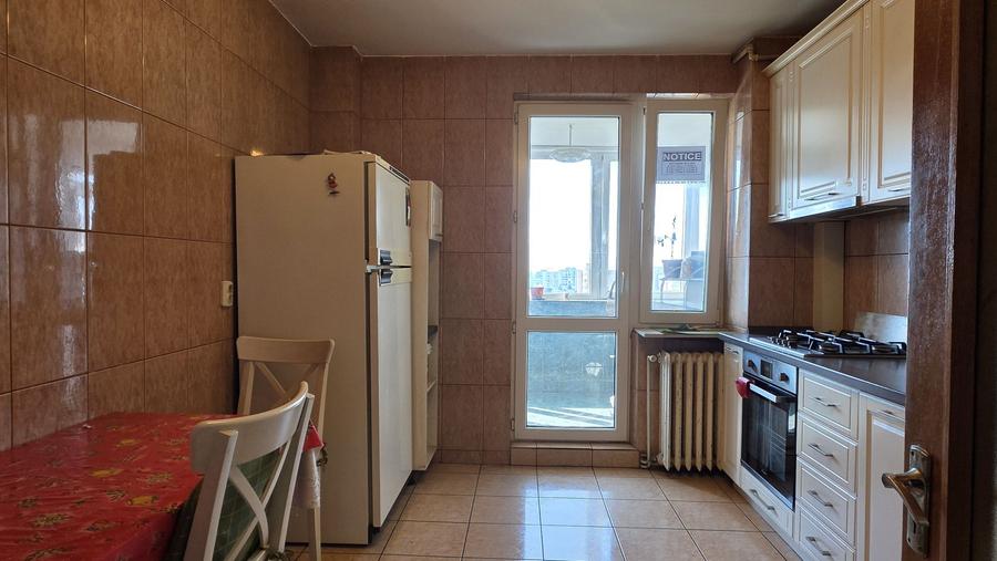 De vanzare 3 camere decomandat, Centrul Civic-Onix, bloc verde