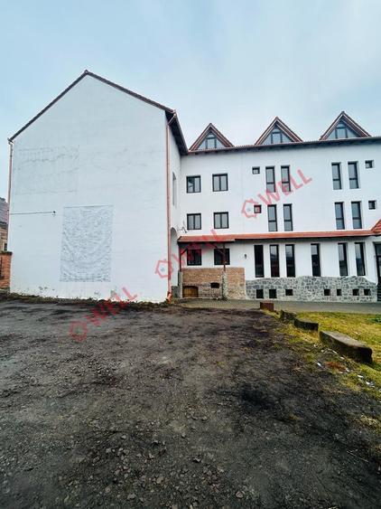 De vânzare complex de clădiri în Baraolt