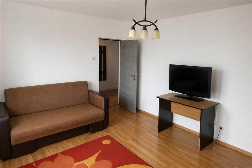 Apartament 2 camere cu balcon zona Cedonia
