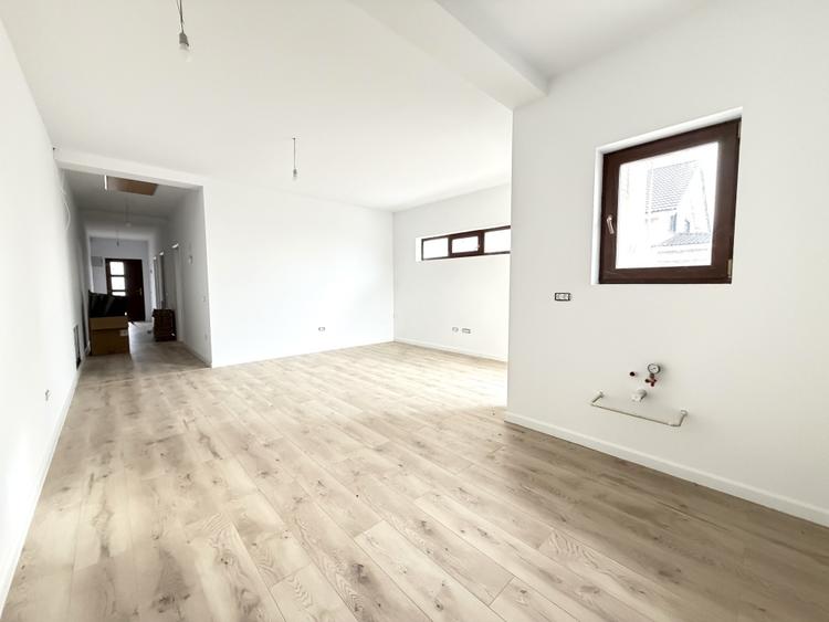 Duplex elegant cu 3 camere, 70 mp utili, 250 mp teren - Sanandrei