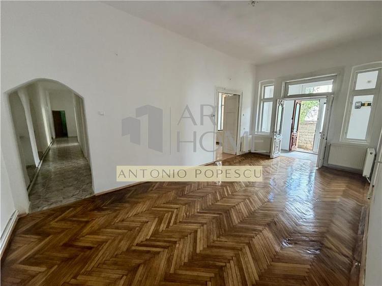 Inchiriere casa 4 camere plus dependinte in Ploiesti, zona ultracentrala