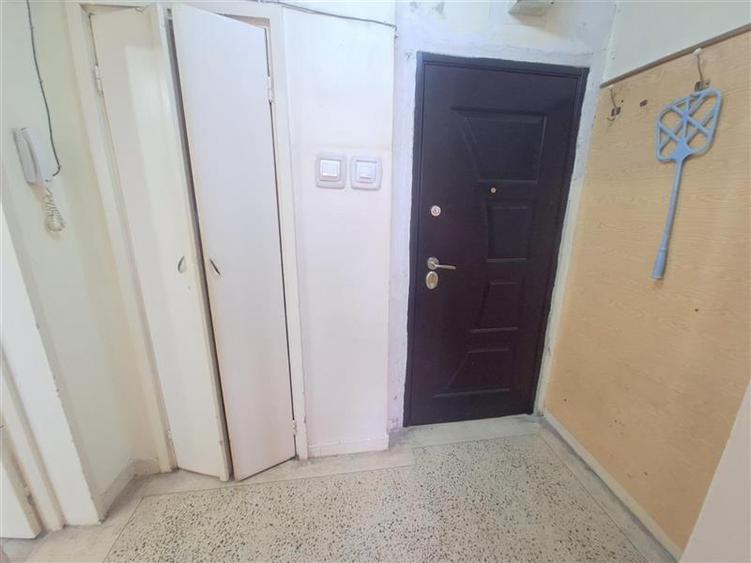 Apartament 2 camere semidecomandat, zona Garii