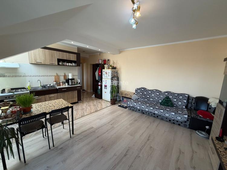 1 Decembrie  2 Camere Bloc 2014 Caramida 52 Mp Loc Parcacare 15 Min Metrou - 4