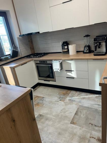 Apartament 3 camere lux, complet renovat, 105 mp, 3 balcoane –Strad