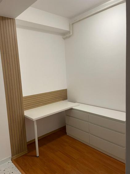 Garsoniera mobilata cu spatiu birou si bucatarie inchisa