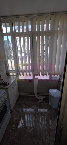 Apartamnet cu 3 camere de vanzare in Campina, Central