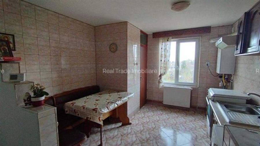 Apartament 2 camere  decomandat etaj intermediarzona Astra - 4