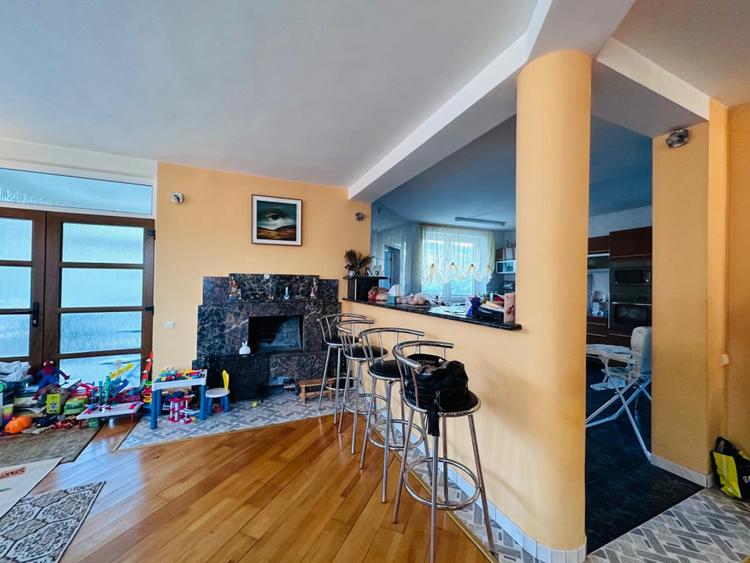 Casă de vânzare – 6 camere – Str. Dărmănești, Piatra Neamț