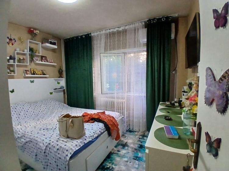Apartament 3 camere de vanzare Lujerului