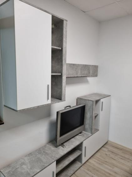 Garsoniera mobilata si utilata zona Broscarie