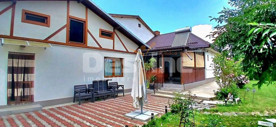 Casa duplex Baicoi, intrare si curte separata
