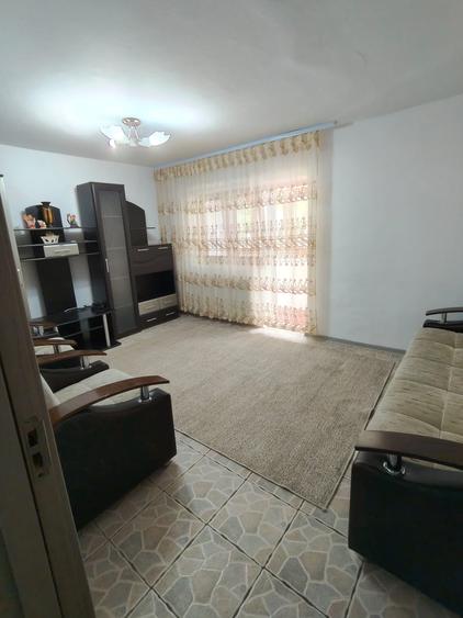 Apartament 2 camere la parter cu 2 balcoane