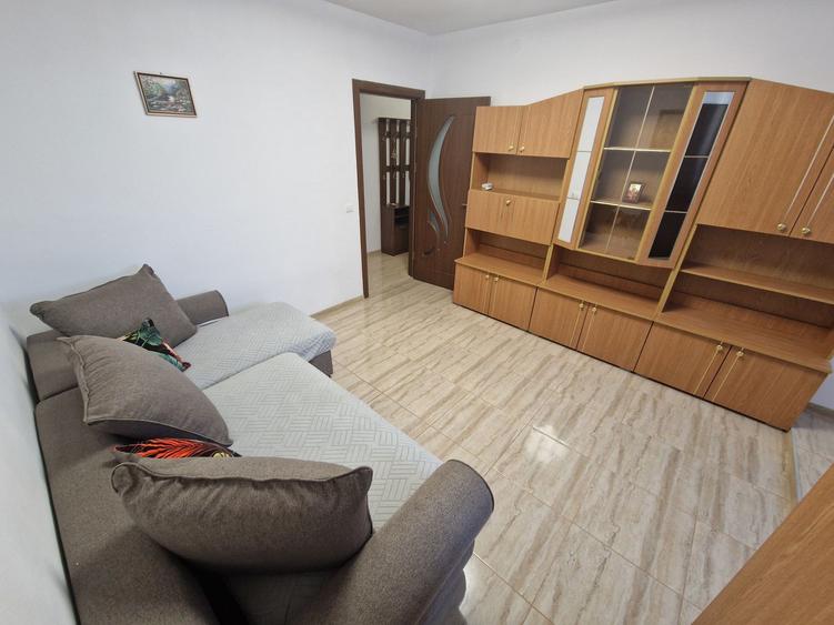 Apartament 2 camere de inchiriat, zona Tractorul