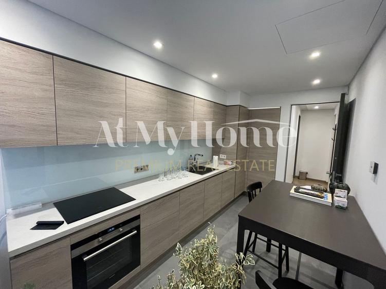 Apartament MODERN cu 3 camere, nemobilat, finisaje lux, parcare, 90mp terasa