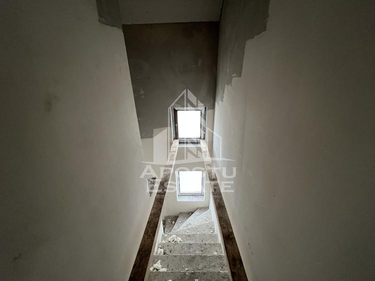 DE VANZARE casa alipita in Covaci cu curte mare