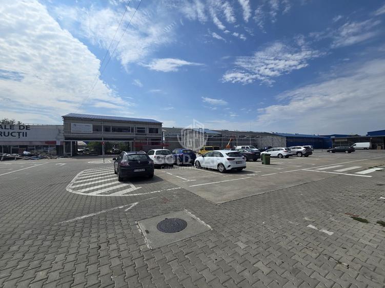 Spatiu Comercial in Centru Comercial - Zona Traian Vuia - Parcare