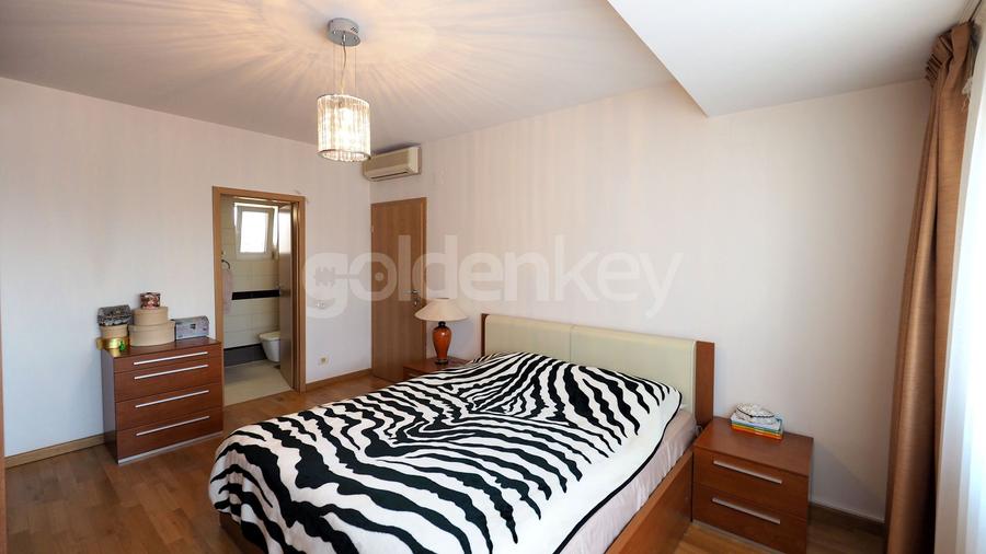 Penthouse duplex cu 5 camere | 250sqm | 2 garaje | terasa 55mp