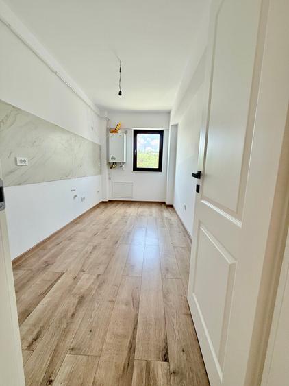 APARTAMENT CU 1 CAMERA + BIROU, BAIE CU GEAM, 48 MP, BUCIUM