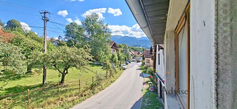 Casa generoasă în Bran–Șimon | pârâu și priveliște deosebită