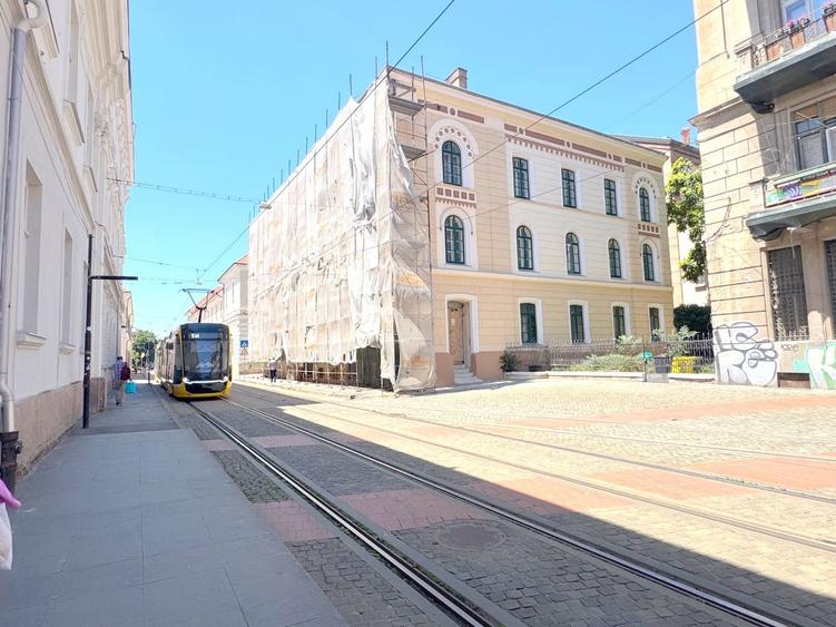 Apartament 3 camere în clădire istorica — Piata Libertatii-comision 0