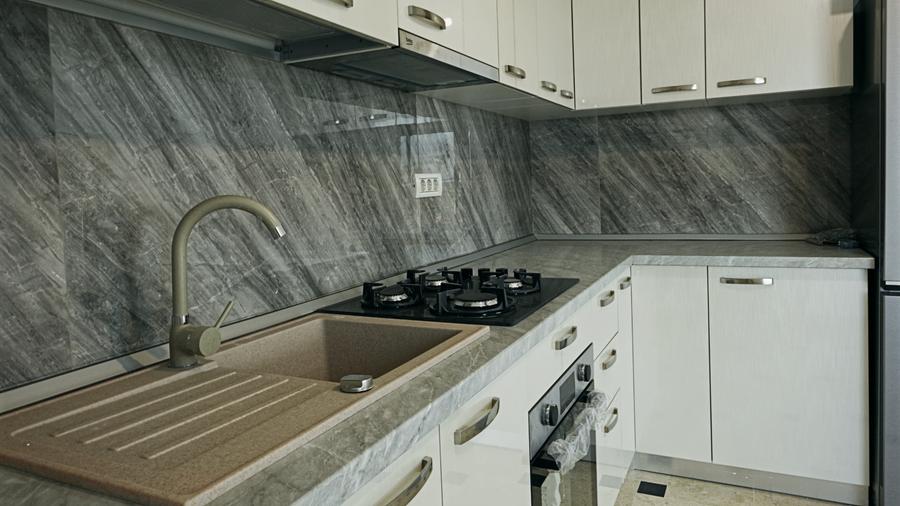 Penthouse 4 cam 245mp, terasa 106mp, Mamaia-Nord