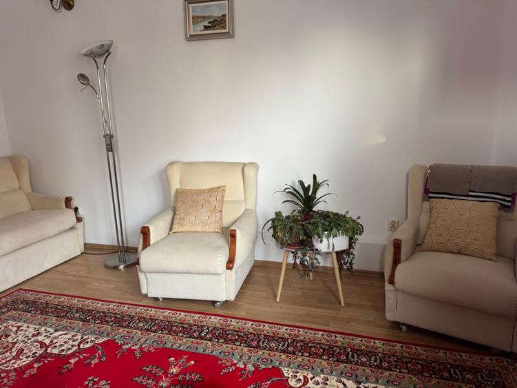 Apartament cu 3 camere ultracentral etajul trei