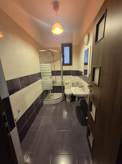 Apartament 2 camere decomandat | Bucătărie închisă mobilată | Parcare inclusă | - 3