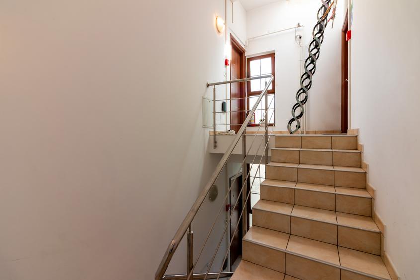 Com0%| Cladire multifunctionala Unirii– Hotel Piri | 9 studiouri independente