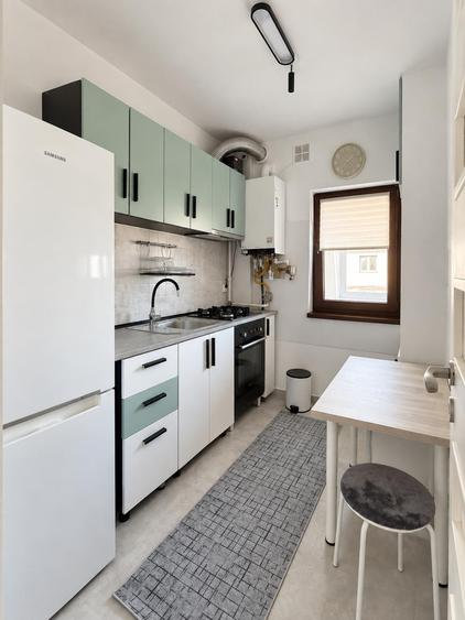 Apartament modern cu 2 camere| renovat complet | loc de parcare