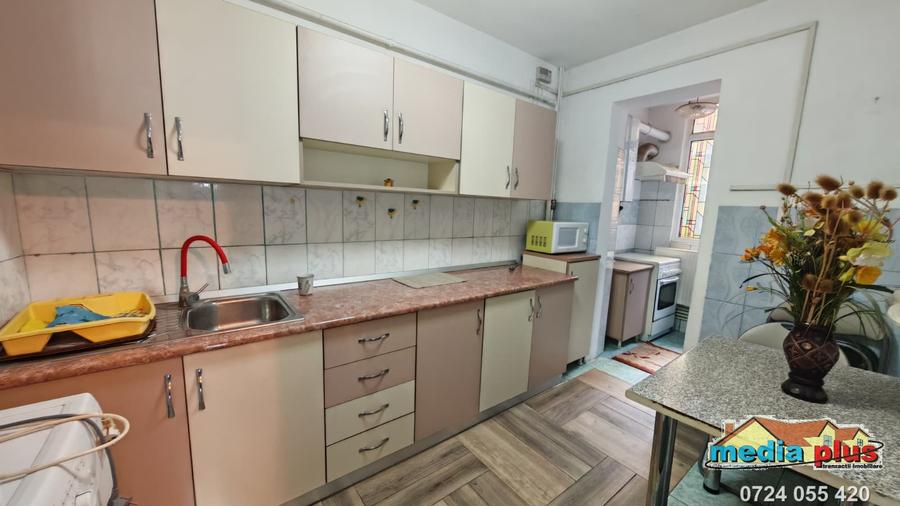 Apartament cu 3 camere decomandat, Micro 39A
