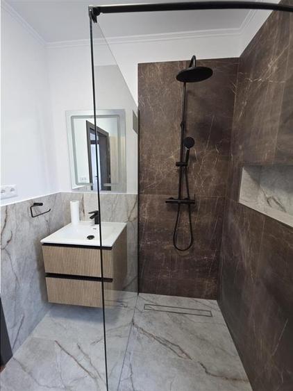 Apartament cu 3 camere lux zona La Terenuri