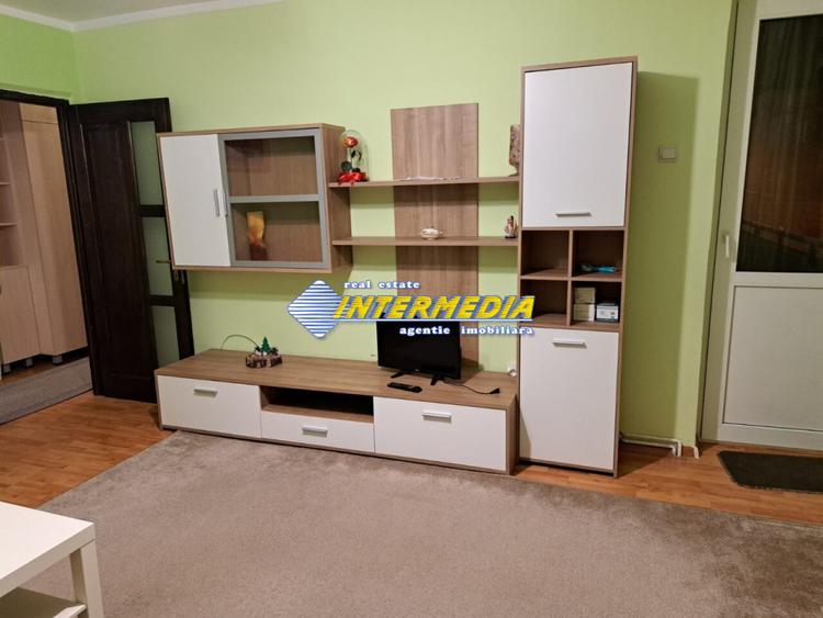 Apartament 3 camere decomandat de inchiriat Alba Iulia zona Centru