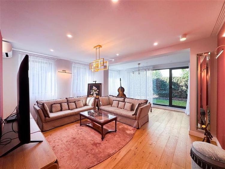 Apartament 3 camere de vanzare Gradina Icoanei