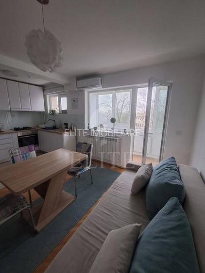 Apartament 4 camere în zona ACADEMIA DE MUZICA