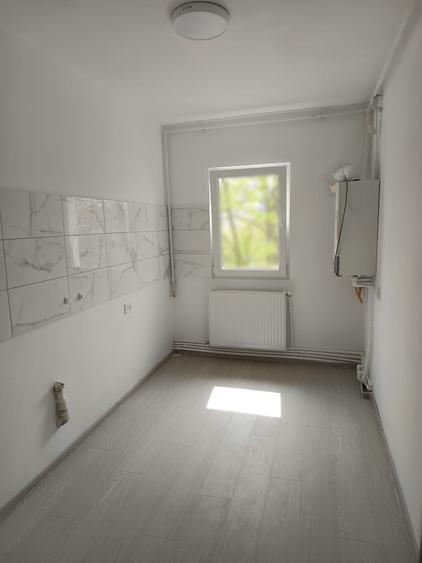 Apartament 2 camere decomandat, RENOVAT,etaj 2/4, Nicolina-Belvedere!