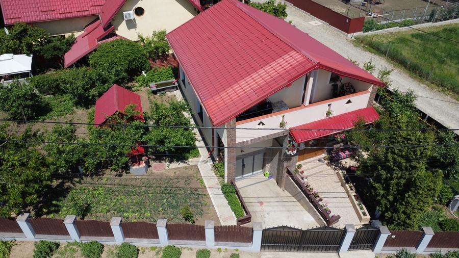 Fidelia Casa vă oferă spre vânzare o vila individuală cu 5 camere si 2 băi