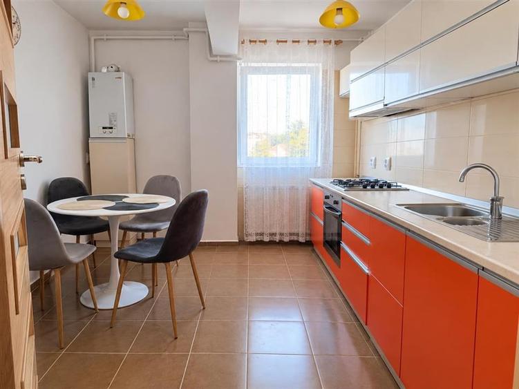 Apartament 2 camere cu balcon zona Turnisor