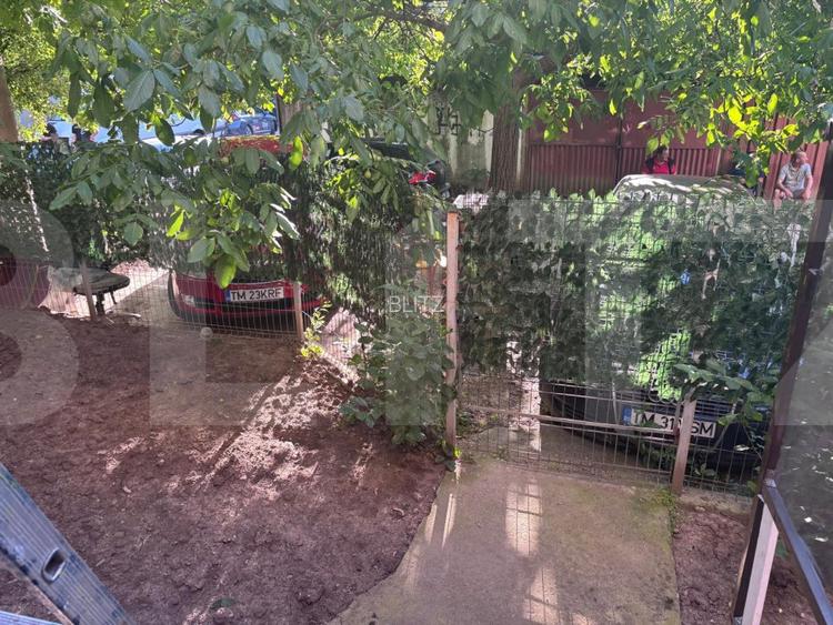 Apartament de vanzare, cu 3 camere, 55 mp, zona Lipovei