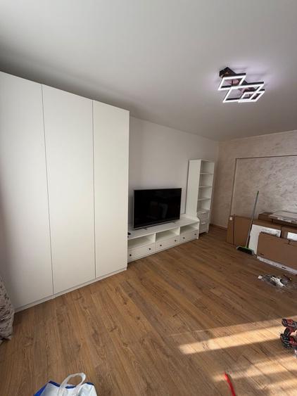 Garsoniera - Universitate, etaj 6, renovată, mobilată și utilată, fără risc
