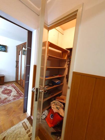 Apartament luminos cu vedere spre biserică, într-un cartier verde și liniștit.